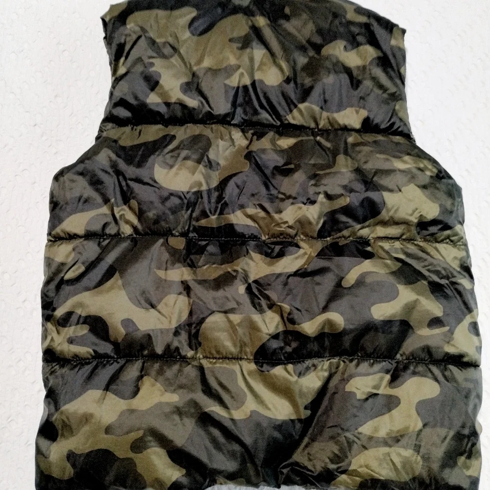 Old Navy Camouflage Puffer Vest‎ Boys 8M